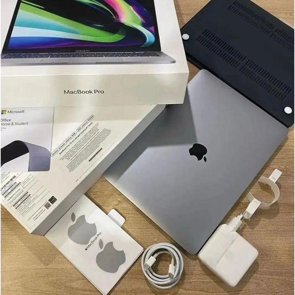 Brand : MacBook Air 2020   Color: sliver.    Size:13.6 inches - Picture 2 of 3